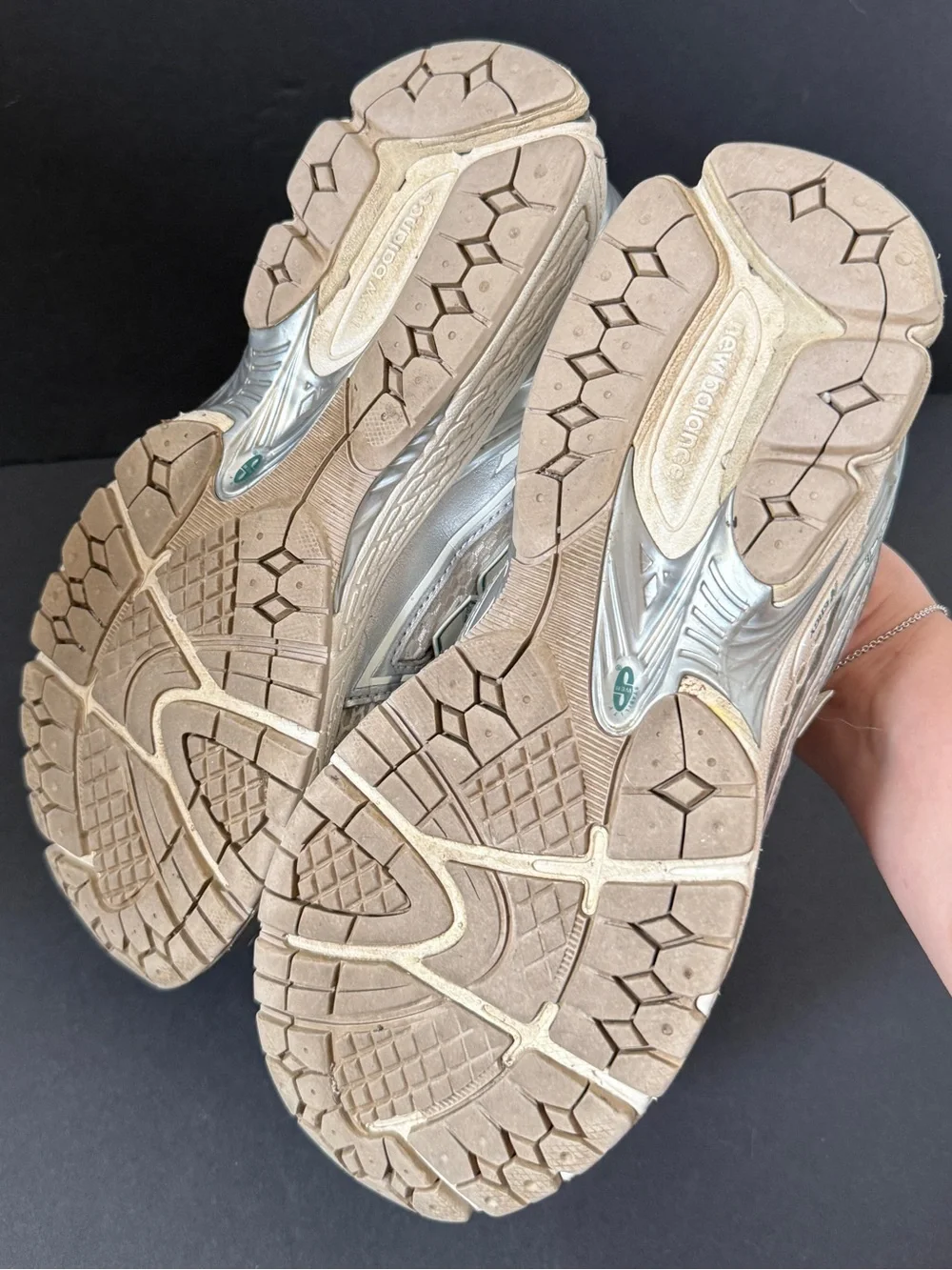 New Balance Beige/Silver Running Sneakers 1906r